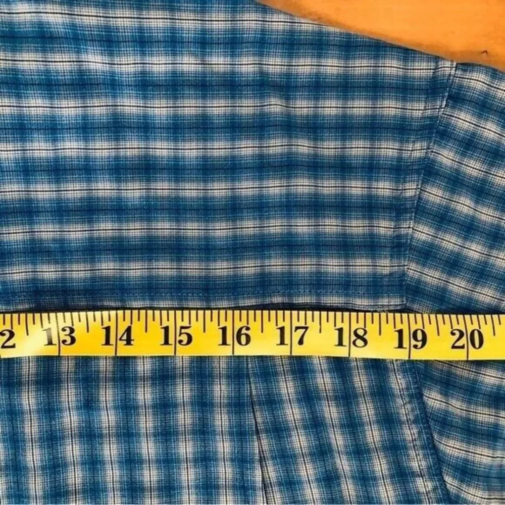 The North Face Men's Large Blue White Plaid Camping Hiking Short Sleeve Shirt‎